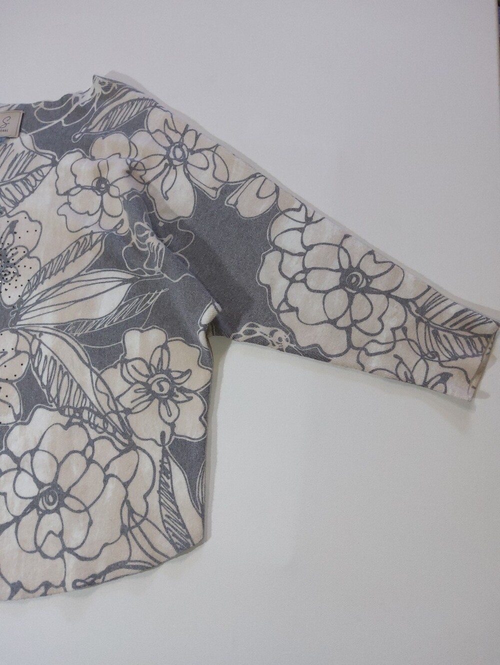Sioni Sweater Womens XL Grey White Floral Rhinestone Studded Cozy Soft Knit - Picture 6 of 9